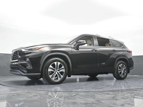 Used 2022 Toyota Highlander XLE FWD image 56