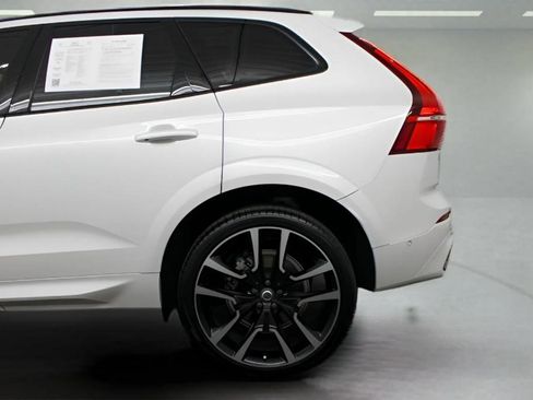 Certified 2023 Volvo XC60 B5 Ultimate w/ Climate Package image 75