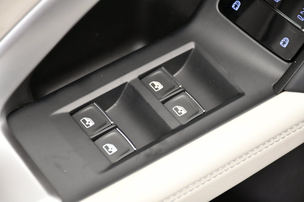 Used 2025 Audi Q5 Premium w/ Premium Plus AWD/4WD image 33