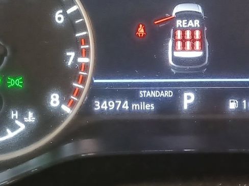 Used 2024 Nissan Pathfinder SV FWD image 24