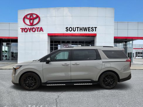 Used 2025 Kia Carnival SX Prestige FWD image 3