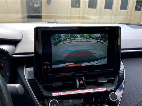 Used 2025 Toyota Corolla LE FWD image 26