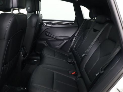 Certified 2026 Porsche Macan AWD/4WD image 33