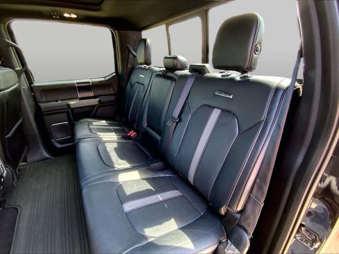 Used 2018 Ford F150 Platinum w/ Equipment Group 701A Luxury AWD/4WD image 19