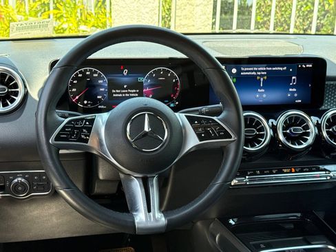 Used 2024 Mercedes-Benz GLB 250 image 38