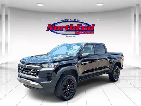 Used 2024 Chevrolet Colorado Trail Boss w/ Advanced Trailering Package AWD/4WD image 3