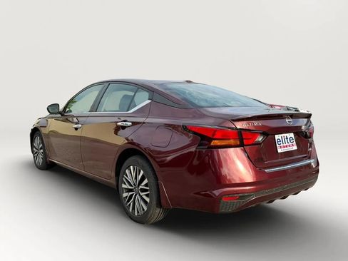 Used 2023 Nissan Altima 2.5 SV AWD/4WD image 5