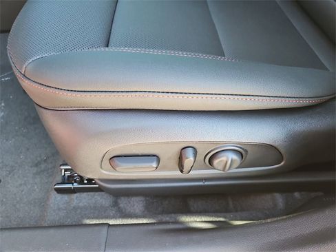 New 2026 Chevrolet Trax RS w/ Sunroof Package image 16