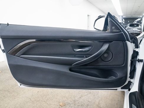 Used 2015 BMW M4 Coupe image 19