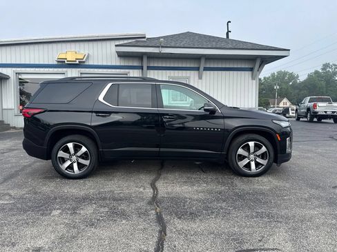 Used 2023 Chevrolet Traverse LT w/ LT Premium Package AWD/4WD image 8