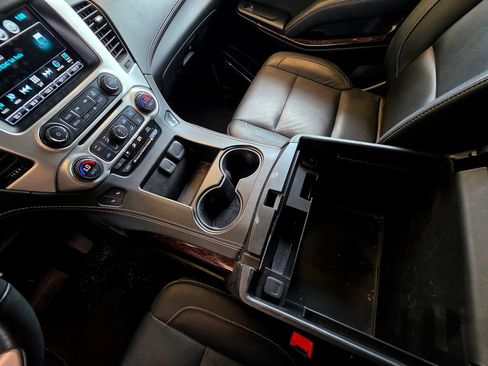 Used 2019 GMC Yukon SLT w/ Open Road Package AWD/4WD image 37