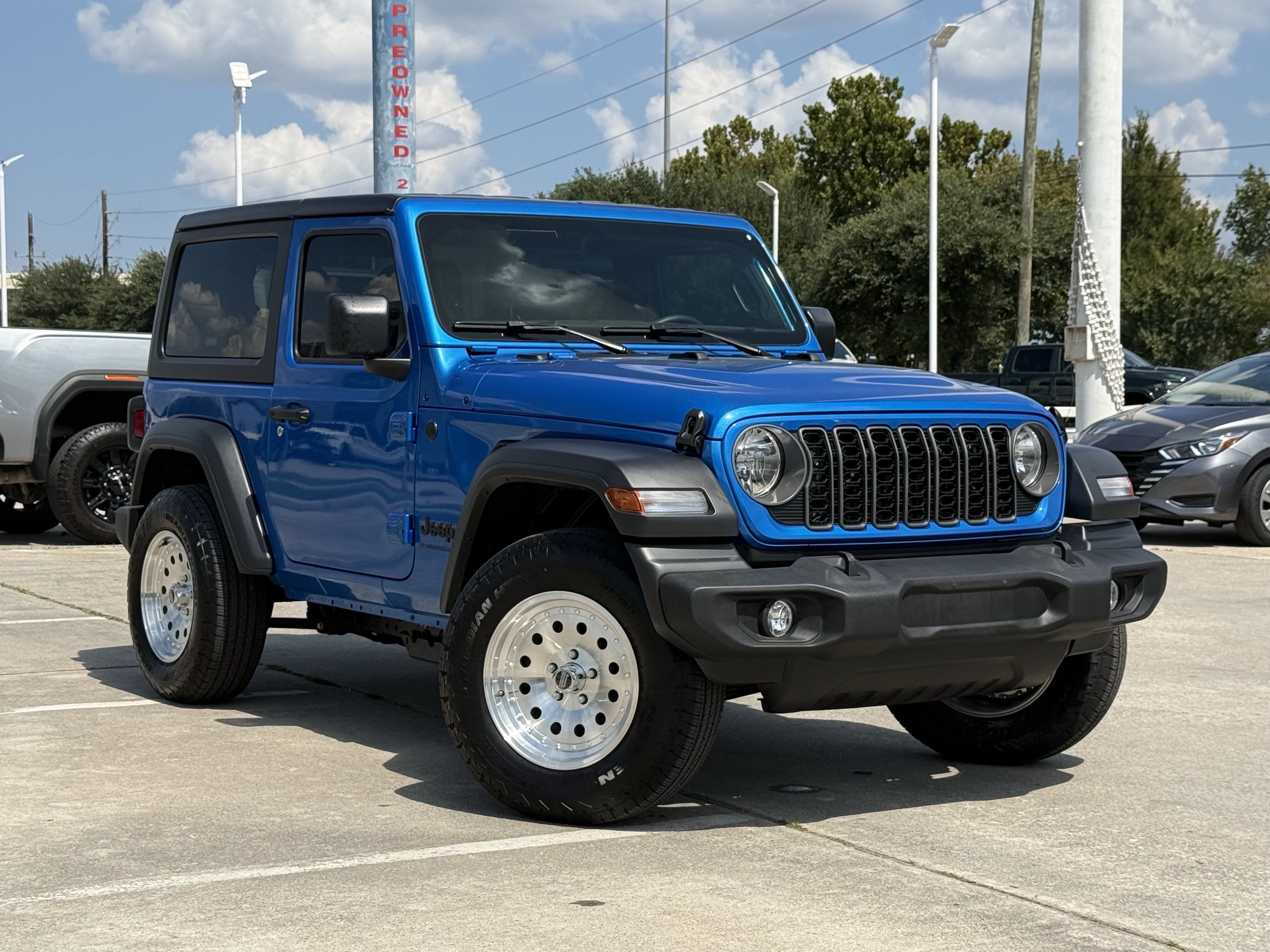 Used 2026 Jeep Wrangler Sport AWD/4WD image 2