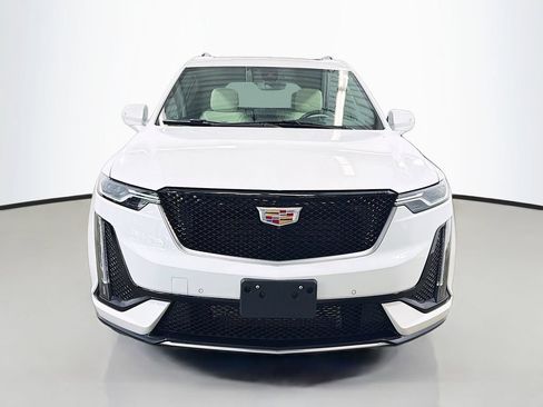Used 2024 Cadillac XT6 Sport w/ Technology Package AWD/4WD image 2