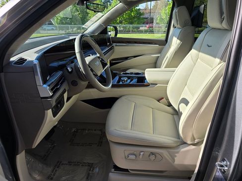 New 2026 Cadillac Escalade Platinum Sport AWD/4WD image 24