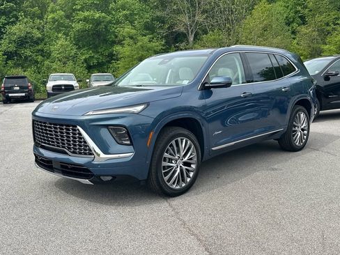 New 2026 Buick Enclave Avenir w/ Super Cruise Package image 2