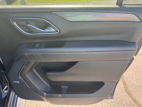 Used 2024 Chevrolet Suburban RST AWD/4WD image 15