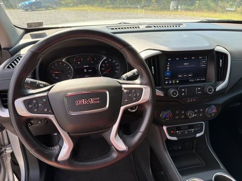 Used 2022 GMC Terrain SLT image 20