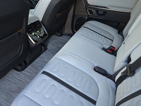 Used 2023 Rivian R1S Adventure image 13