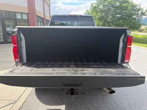 Used 2024 Chevrolet Silverado 2500 ZR2 w/ Technology Package AWD/4WD image 26