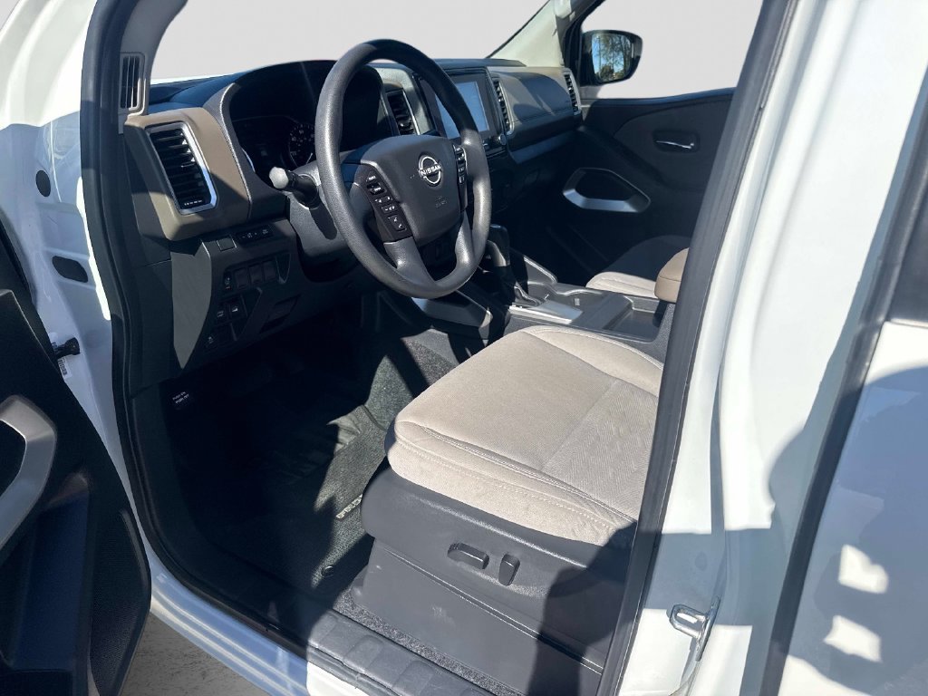 Certified 2024 Nissan Frontier SV w/ Technology Package AWD/4WD image 16