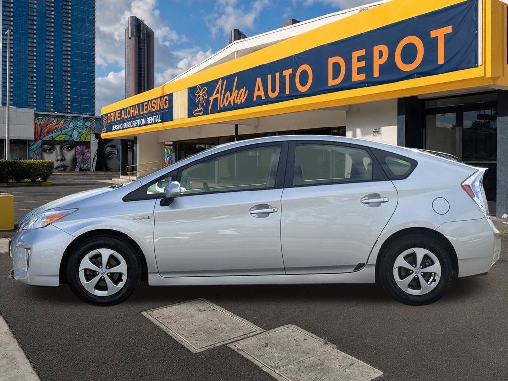 Used 2013 Toyota Prius Two FWD image 2