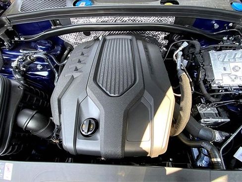 New 2025 Porsche Macan Turbo image 39