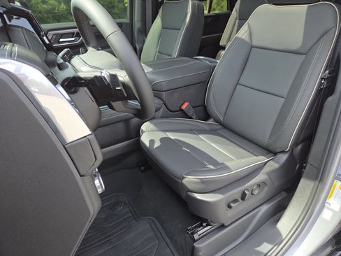 New 2026 GMC Yukon Elevation w/ Elevation Premium Package AWD/4WD image 30