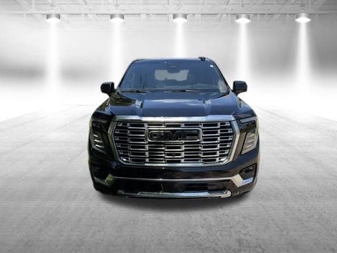 Used 2025 GMC Yukon Denali w/ Denali Reserve Package AWD/4WD image 3