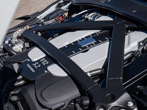 Used 2023 Aston Martin DBS Volante image 13