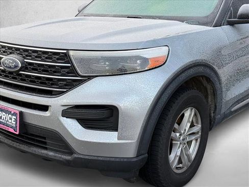 Used 2020 Ford Explorer XLT image 8