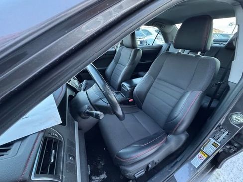 Used 2016 Toyota Camry SE image 9