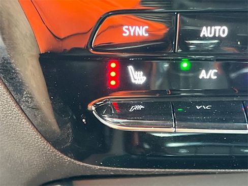 Used 2024 Buick Encore GX Avenir image 30