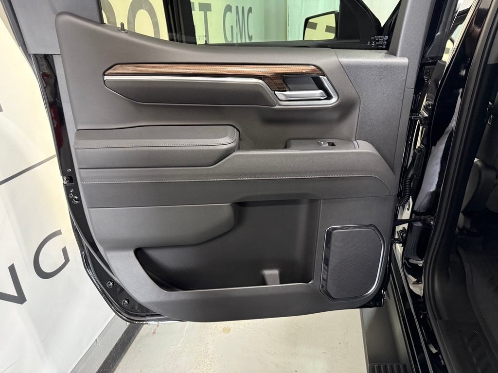 New 2026 Chevrolet Silverado 1500 RST w/ Z71 Off-Road Package AWD/4WD image 11