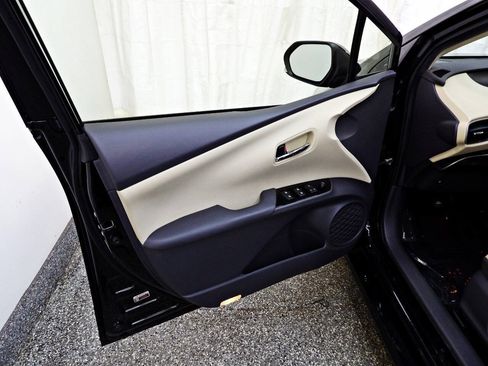Used 2016 Toyota Prius Three w/ Protection Package FWD image 17