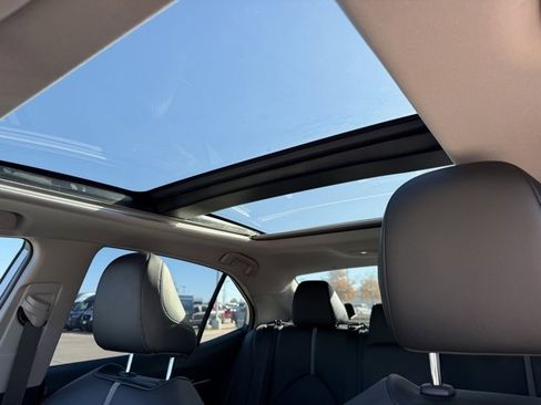 Used 2020 Toyota Camry XSE image 16