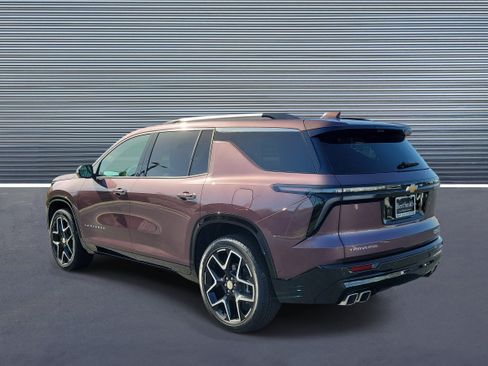 Used 2025 Chevrolet Traverse High Country w/ LPO, Floor Liner Package FWD image 4