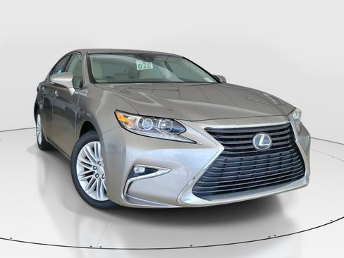 Used 2018 Lexus ES 350 w/ Accessory Package 2 FWD image 2