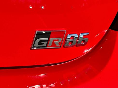 Used 2024 Toyota GR86 image 30