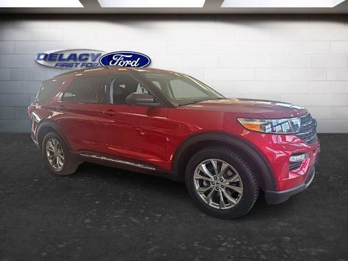 Used 2021 Ford Explorer XLT w/ Equipment Group 202A AWD/4WD image 9