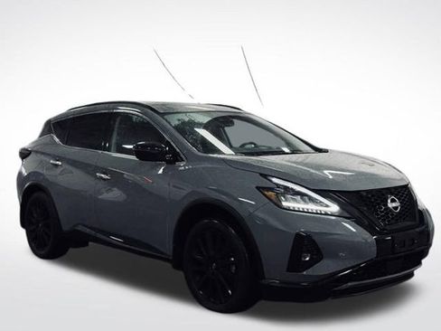 Used 2023 Nissan Murano SV w/ SV Midnight Edition Package image 4
