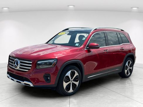 Used 2024 Mercedes-Benz GLB 250 image 3