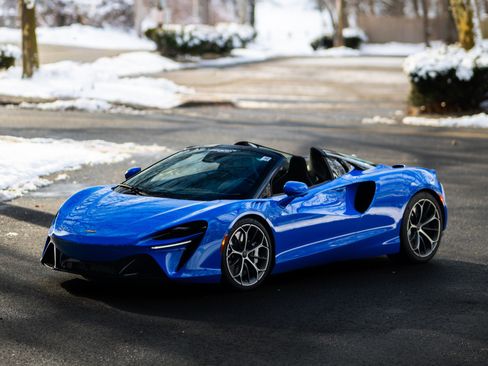 New 2025 McLaren Artura Spider image 59