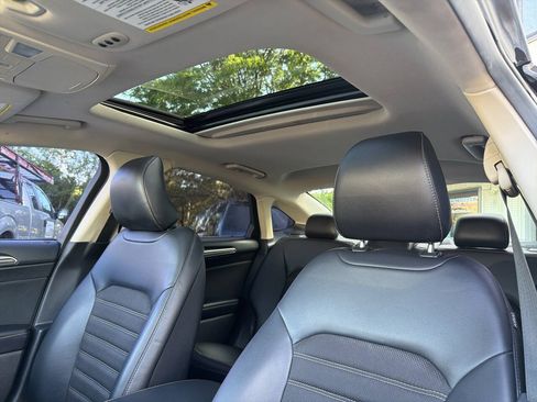 Used 2017 Ford Fusion SE w/ Equipment Group 201A FWD image 22