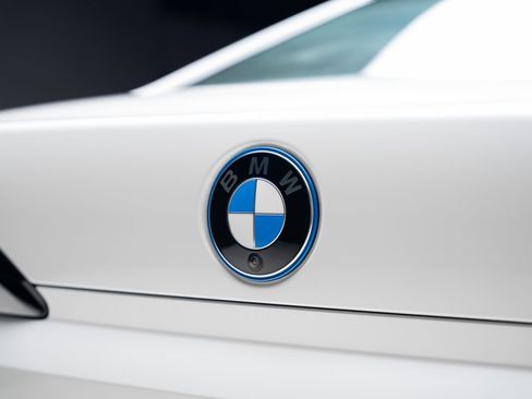 Used 2024 BMW i7 xDrive60 AWD/4WD image 30