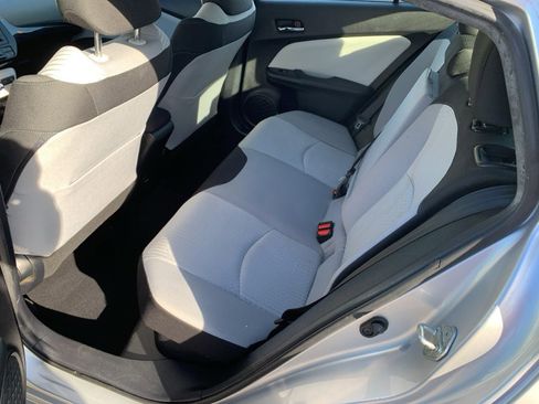 Used 2016 Toyota Prius Two image 11
