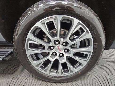 Certified 2024 GMC Yukon XL Denali w/ Advanced Technology Package AWD/4WD image 50
