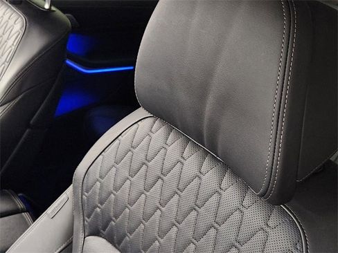 Used 2025 BMW X7 xDrive40i image 15