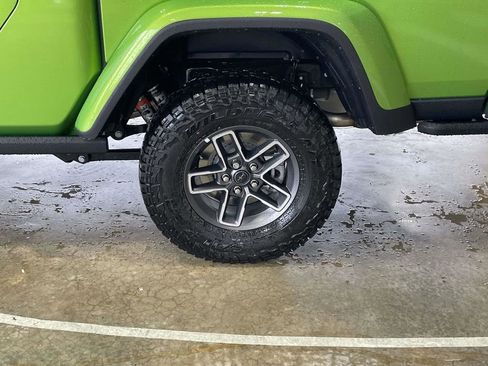 New 2025 Jeep Gladiator Mojave image 11