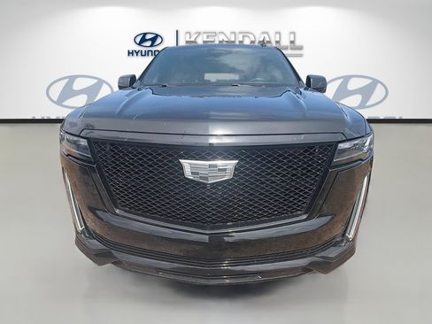 Used 2021 Cadillac Escalade ESV Sport AWD/4WD image 2