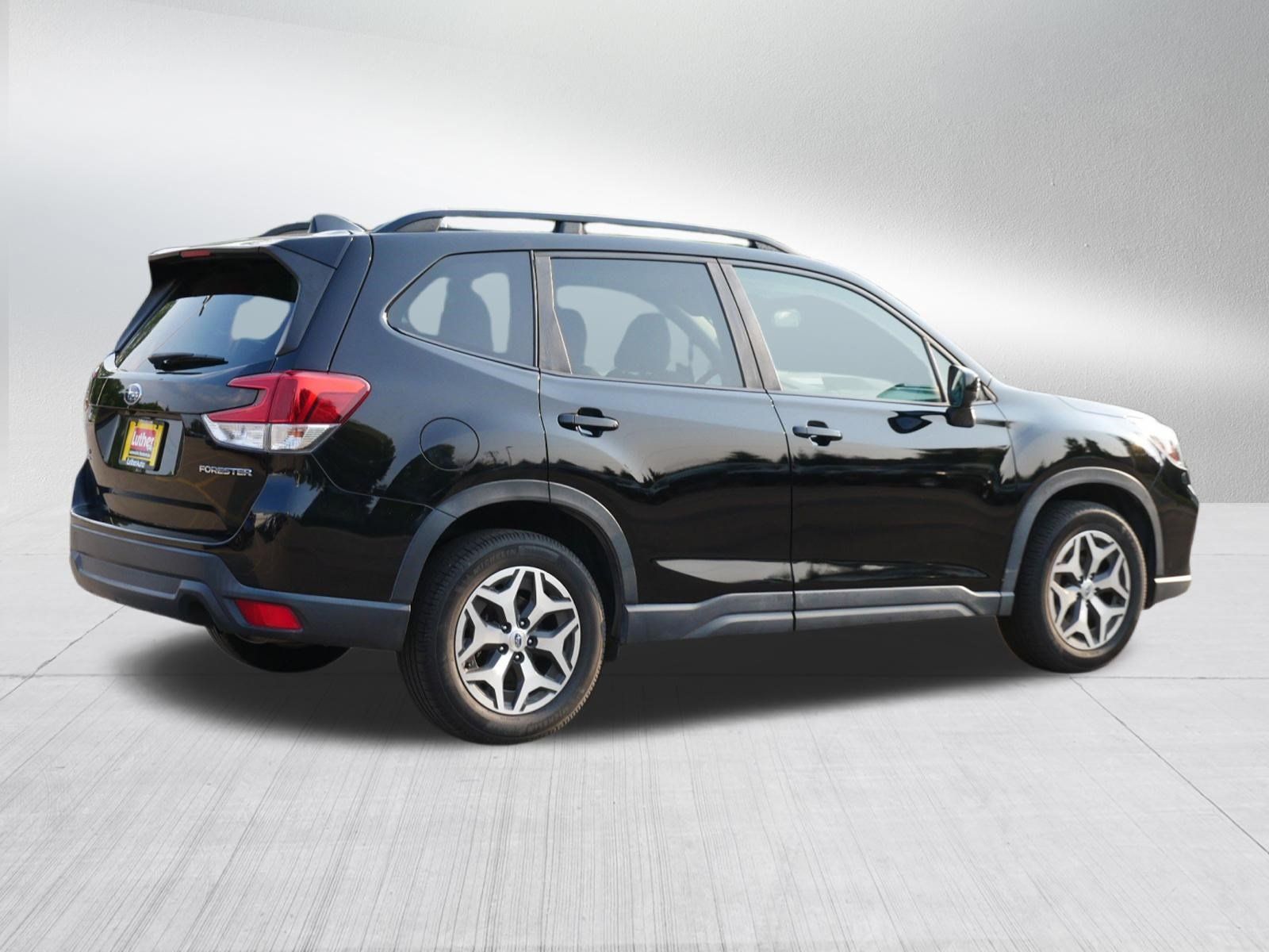 Used 2021 Subaru Forester Premium AWD/4WD image 7